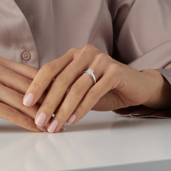 Goldsmiths 9ct White Gold 0.25 Carat Total Weight Diamond Multi Stone Ring Goldsmiths 9ct White Gold 0.25 Carat Total Weight Diamond Multi Stone Ring